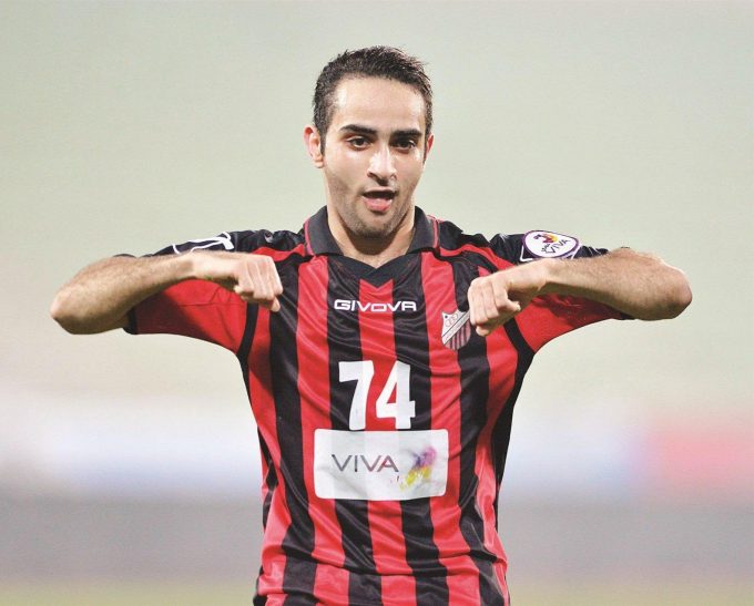 阿莫里以自由球员身份加盟科威特超级联赛球队科威特SC - 阿莫里在科威特开始了他的足球生涯，代表海坦SC，直到2016年他回家加入伊斯梅尔。 - 加盟, 科威特